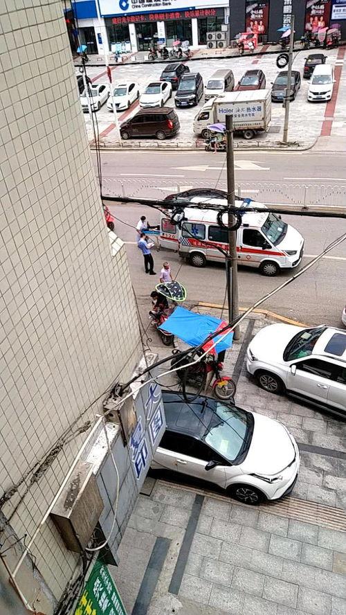 出车祸吃瓜,一场意外的“瓜”界盛宴